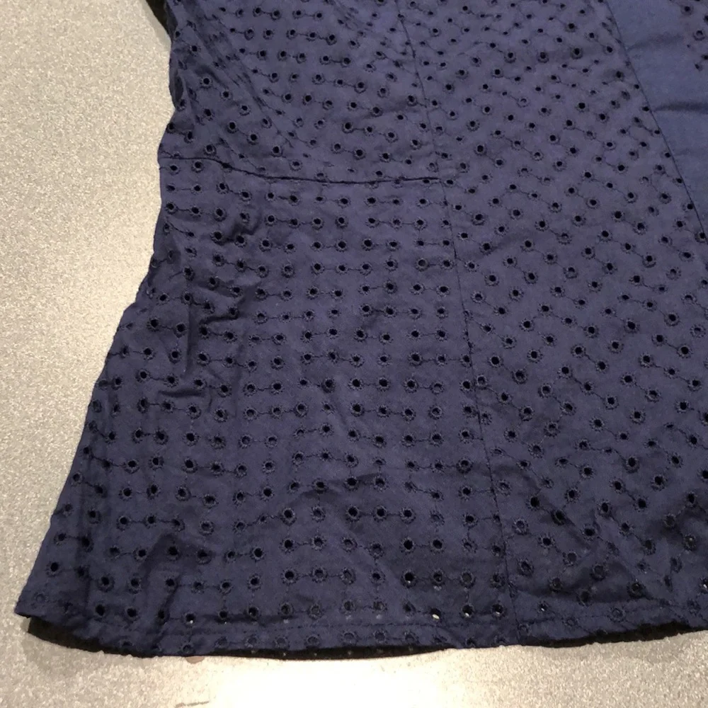 Liz Claiborne Career PM Eyelet Button Down Sleeveless Shirt - Picture 6 of 14